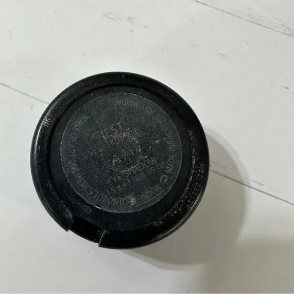 Mac eyeshadow   - Picture 3 of 3